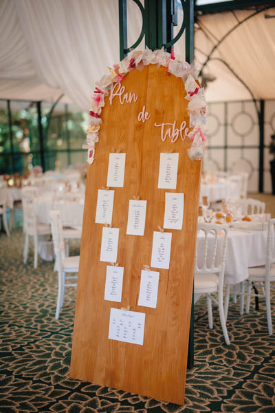 Les invités dansent lors d'un mariage au château de la Sébrandière en Vendée