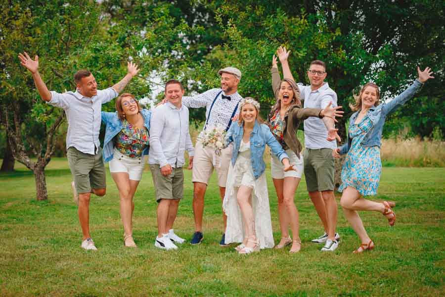 La table des mariés est dressée lors d'un mariage au château de la Sébrandière en Vendée