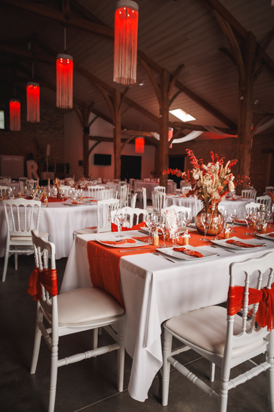 Les mariés dansent lors d'un mariage au château de la Sébrandière en Vendée