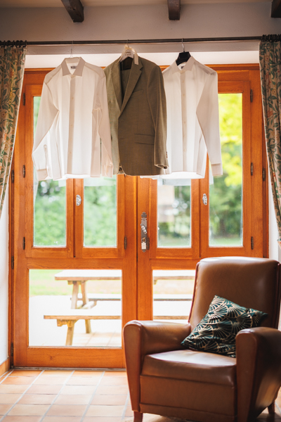 La table des mariés est dressée lors d'un mariage au château de la Sébrandière en Vendée