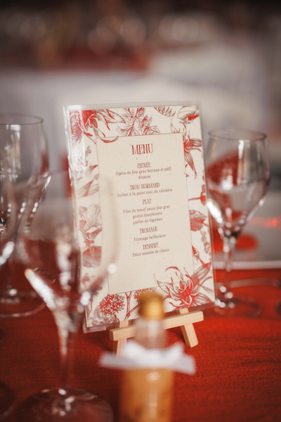 Les mariés dansent lors d'un mariage au château de la Sébrandière en Vendée