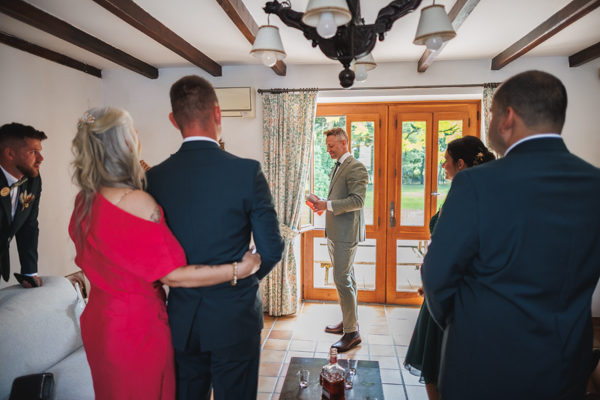 Les mariés dansent lors d'un mariage au château de la Sébrandière en Vendée