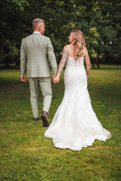 Les mariés dansent lors d'un mariage au château de la Sébrandière en Vendée