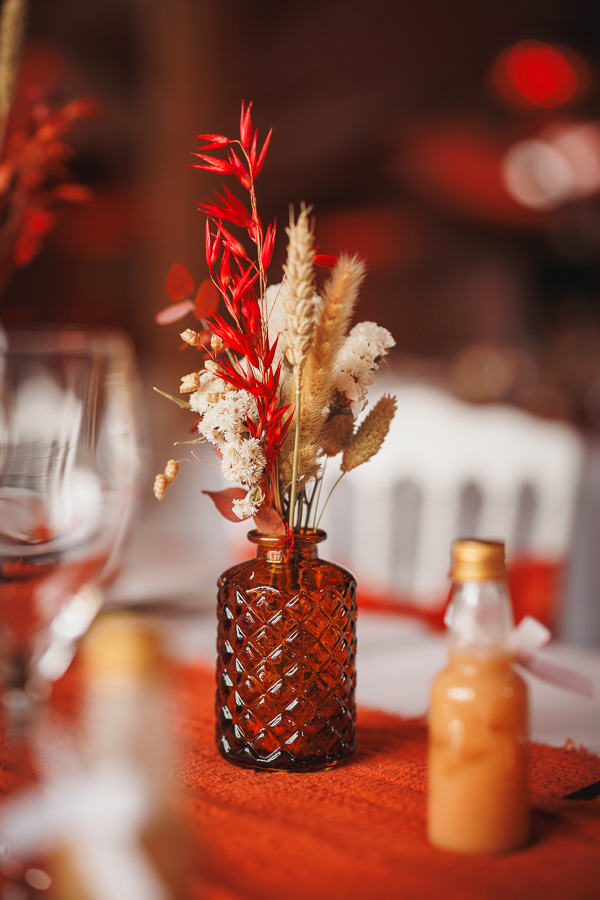 Décoration de table style bohème chic, mariage Vendée au domaine du Bois des Lys - Photographe